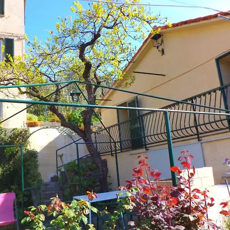 Cozy Holiday In Alassio With Terrace
